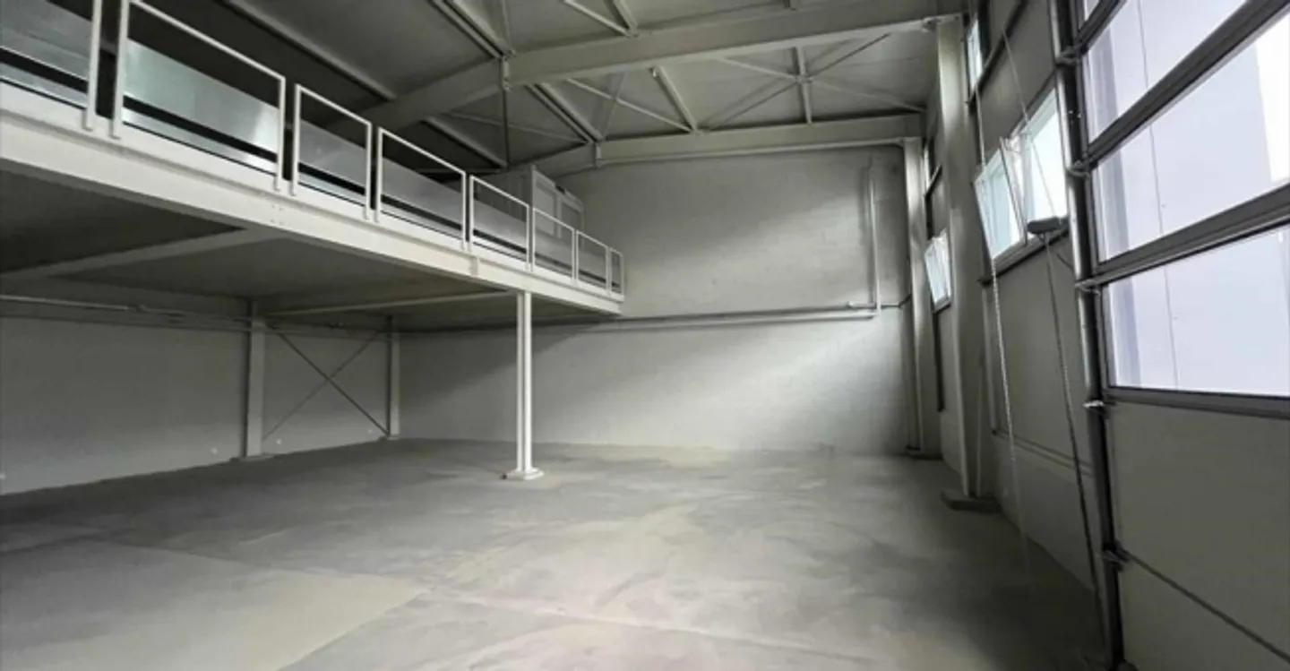 Spazio Ufficio e Magazzino Versatile - Foto 3 di 9