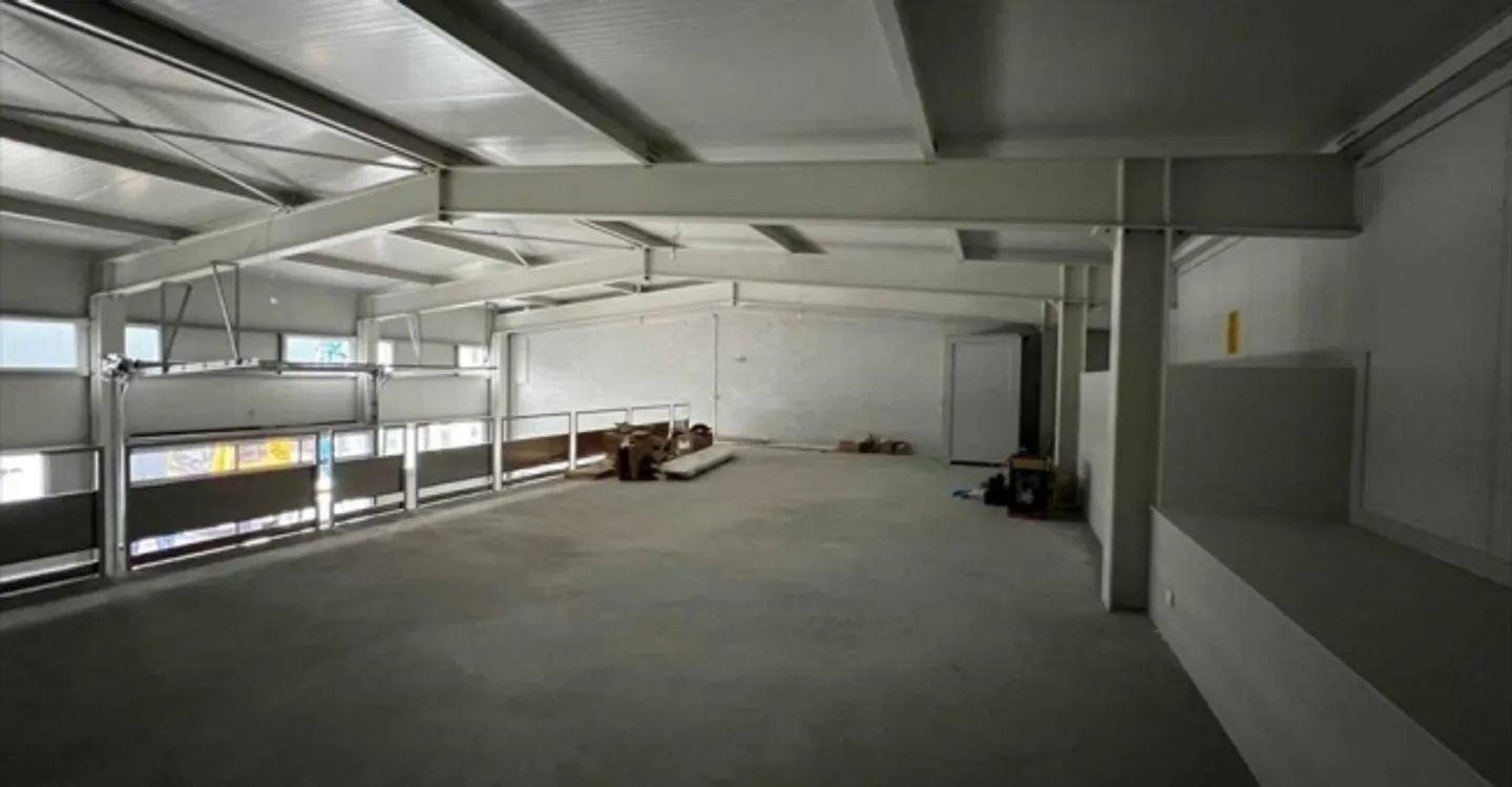 Spazio Ufficio e Magazzino Versatile - Foto 5 di 9