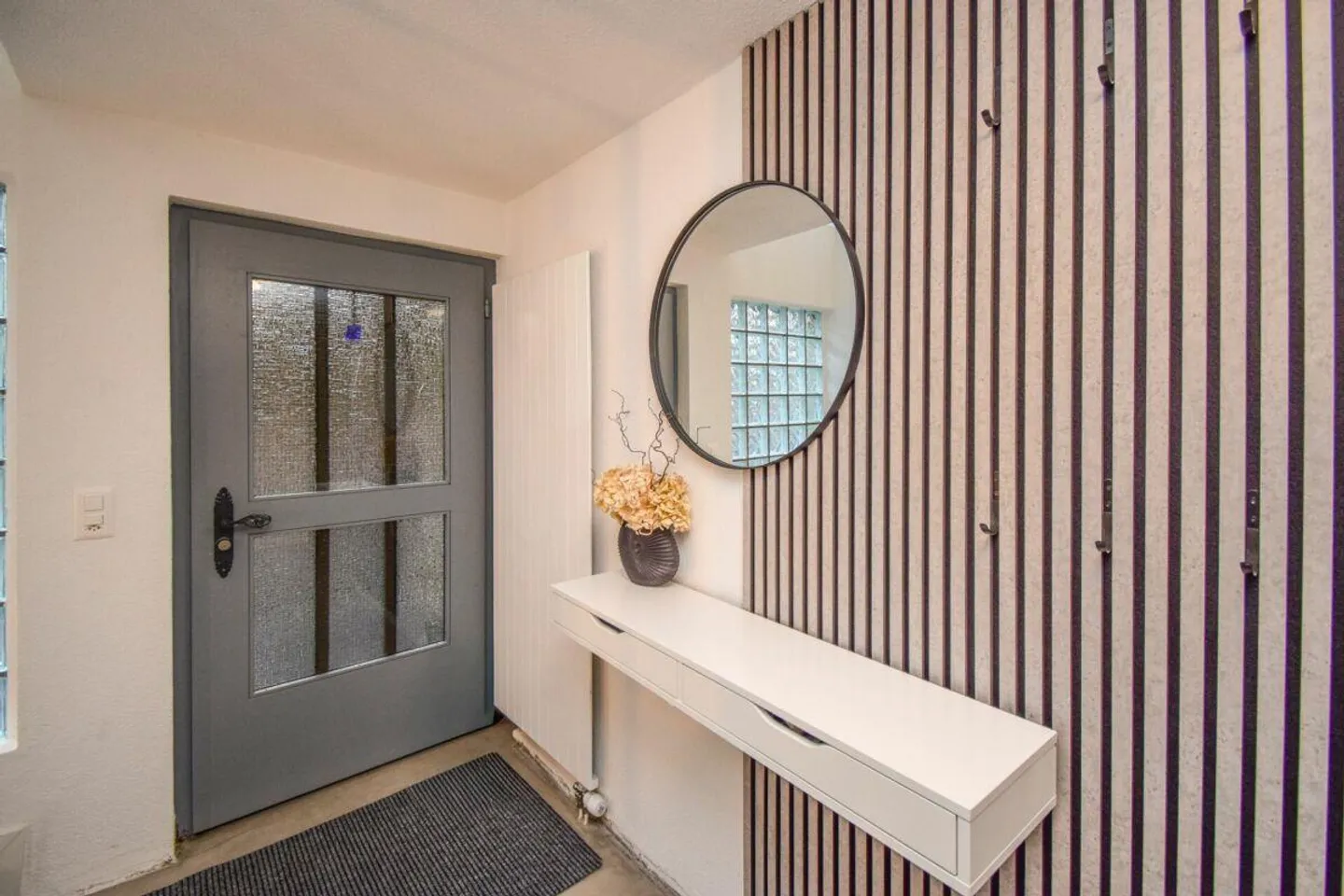 6.5-Room Single-Family House in Family-Friendly Location in Amriswil - Photo 3 of 28