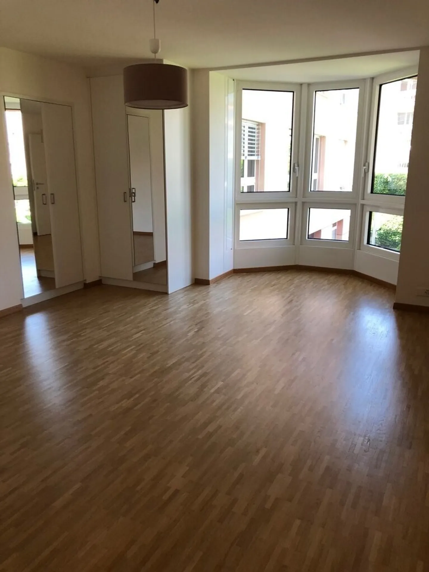 Opportunité unique ! Bel appartement dans un quartier résidentiel ! - Photo 3 sur 8