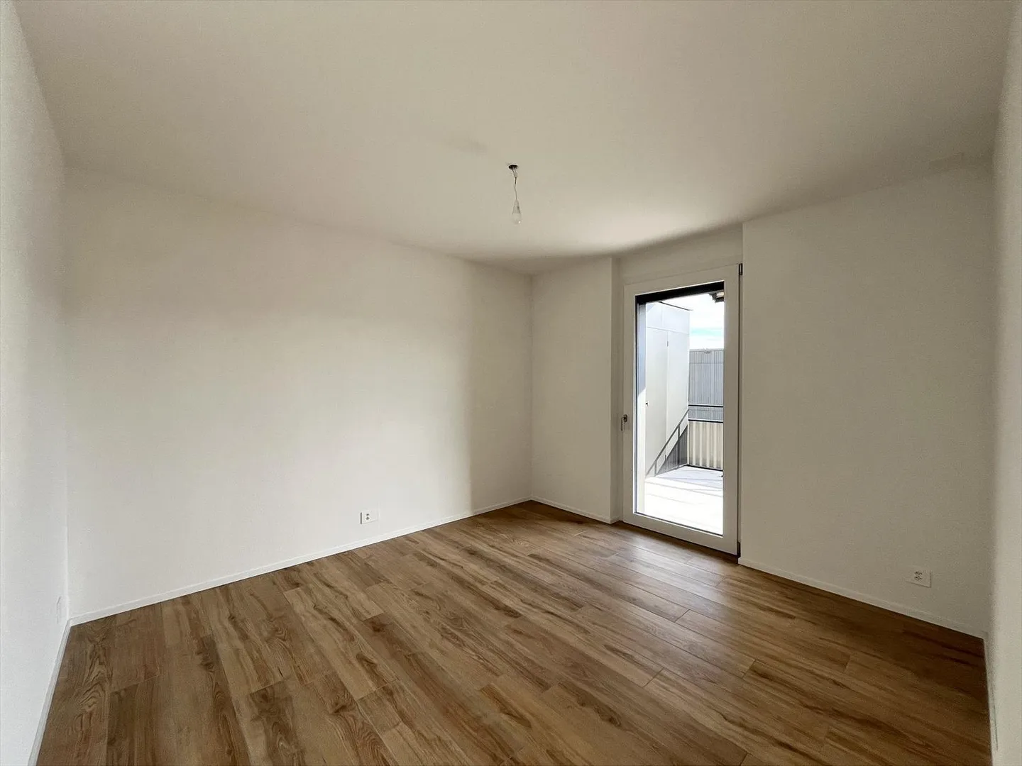 05606 - Apartment 5½ Rooms - IMP. CHAMP-RIOND 16 - MATRAN - Photo 4 of 11