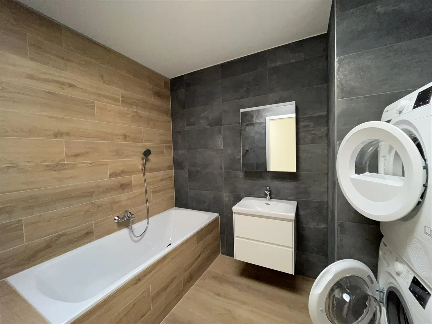 05606 - Apartment 5½ Rooms - IMP. CHAMP-RIOND 16 - MATRAN - Photo 9 of 11