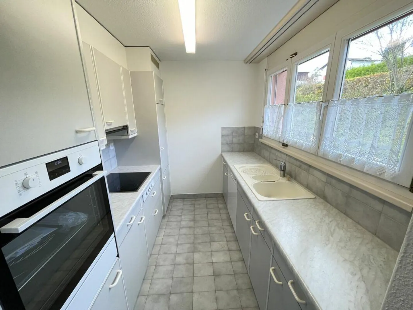 3.5 Room Apartment in Beringen - Photo 5 of 11