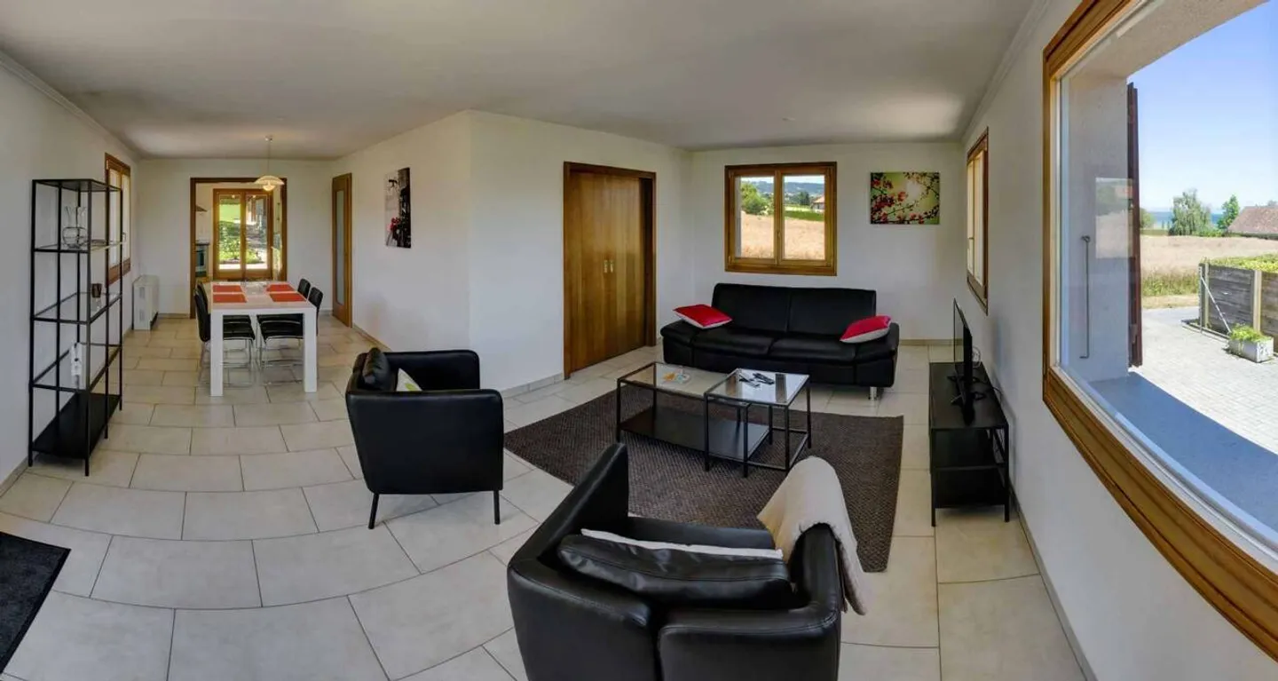 Charming detached villa with 7.5 rooms on two levels - Photo 2 of 7