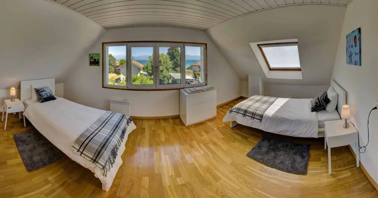 Charming detached villa with 7.5 rooms on two levels - Photo 5 of 7