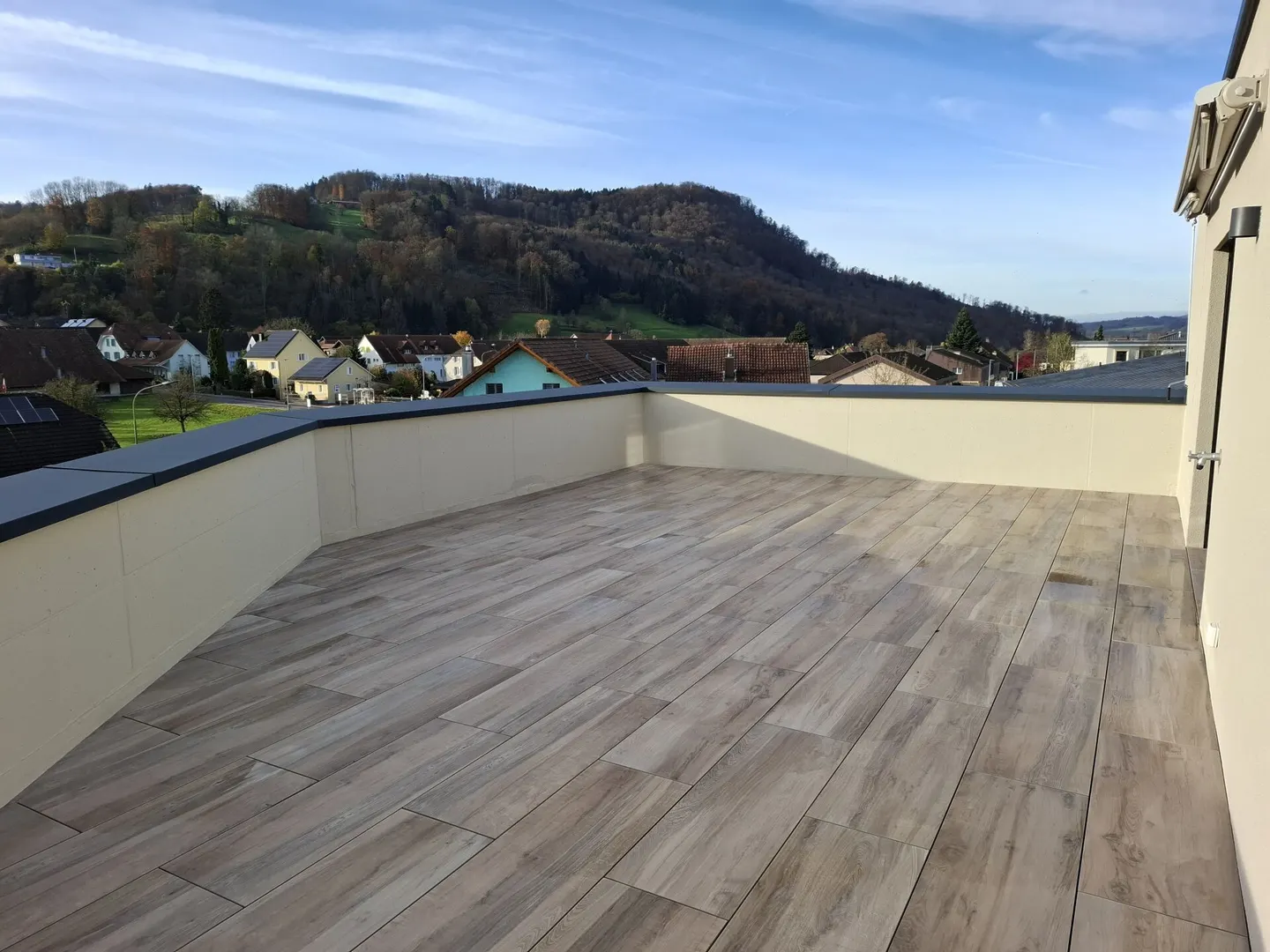 2.5 room penthouse apartment in a new building with a large terrace of 52 m², second rental - Photo 5 of 11