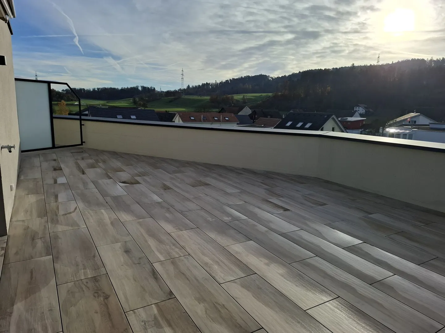 2.5 room penthouse apartment in a new building with a large terrace of 52 m², second rental - Photo 6 of 11