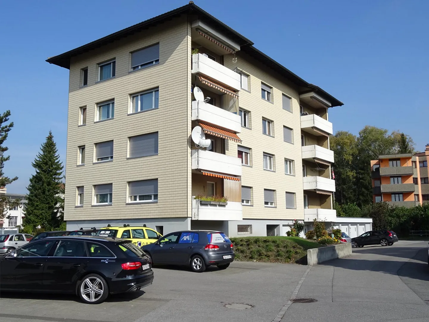 Family apartment in a convenient location in a residential area - Photo 1 of 8