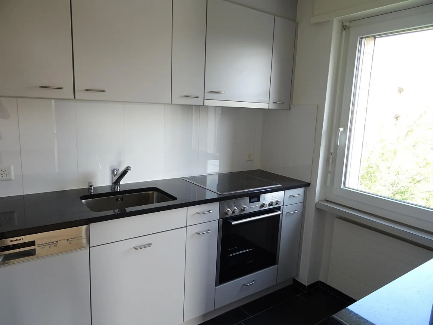 Family apartment in a convenient location in a residential area - Photo 4 of 8