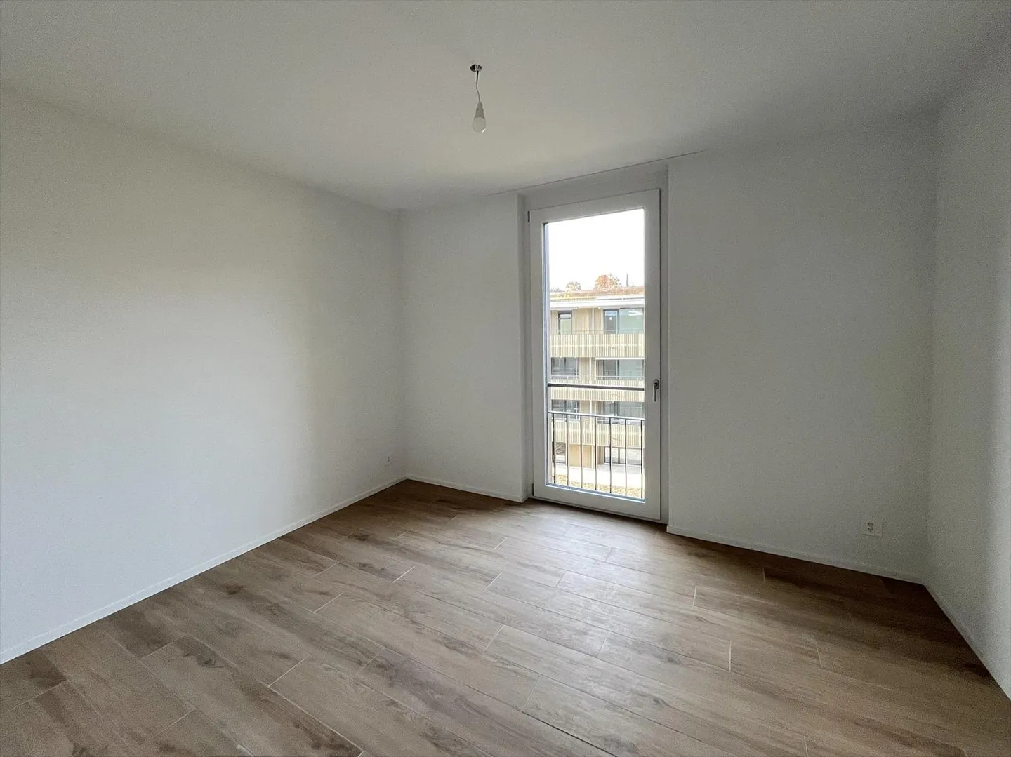 05655 - Appart. 3½ Locali - IMP. CHAMP-RIOND 18 - MATRAN - Foto 4 di 8