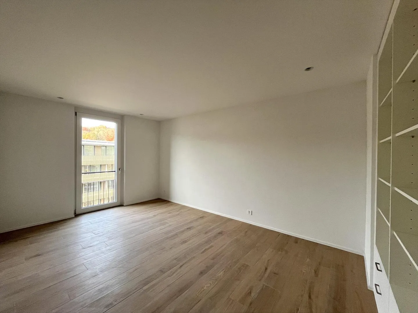 05655 - Appart. 3½ Locali - IMP. CHAMP-RIOND 18 - MATRAN - Foto 5 di 8