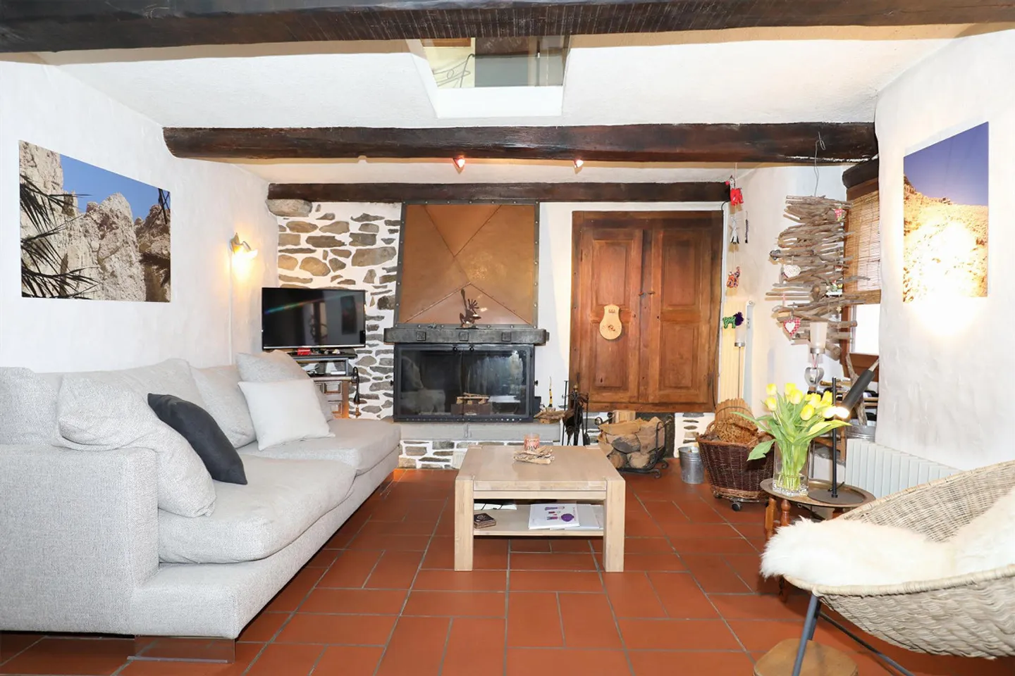 Rustico spazioso con dettagli originali e ristrutturato con gusto - Foto 2 di 16