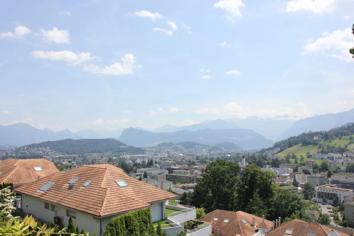 Appartamento ristrutturato di 3,5 locali con vista panoramica - Foto 1 di 22