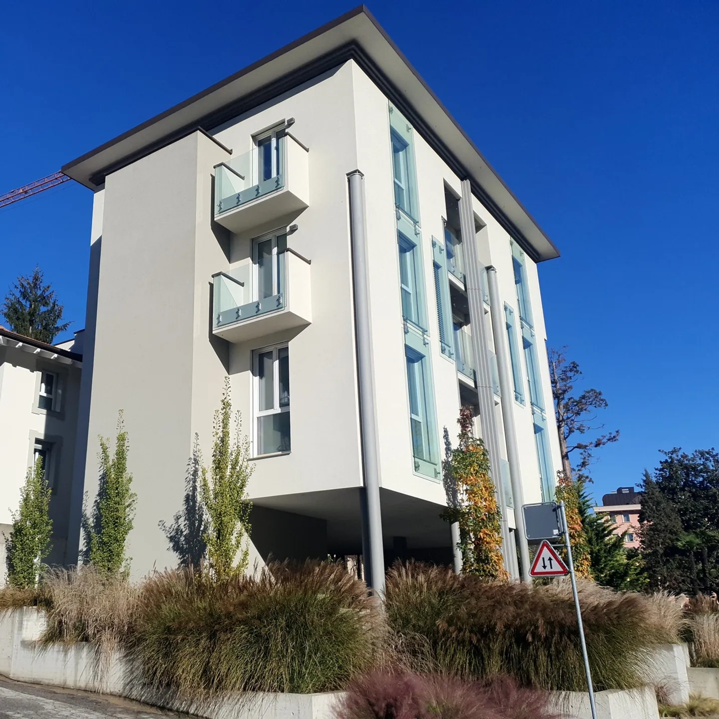 Office space for rent - Photo 1 of 7
