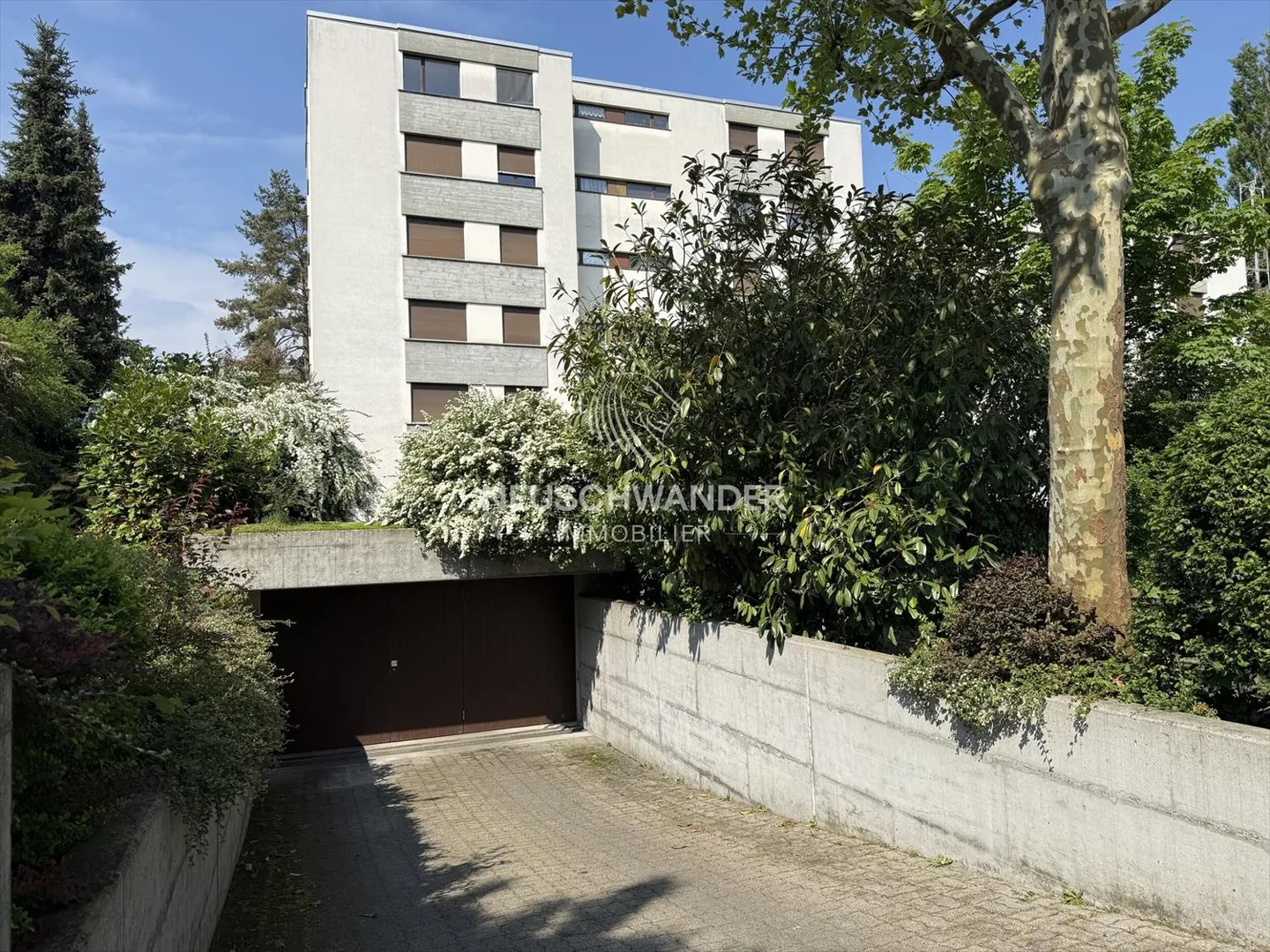 Place de parking extérieure à vendre - Photo 1 sur 5