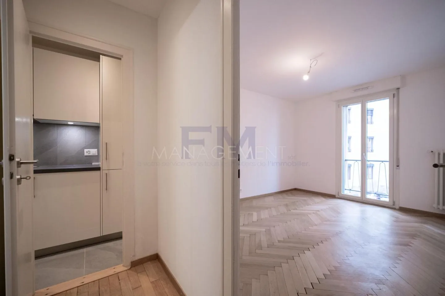 Riva sinistra, passeggiata, 1 camera al 1° piano, ca. 23m2 - Foto 3 di 10