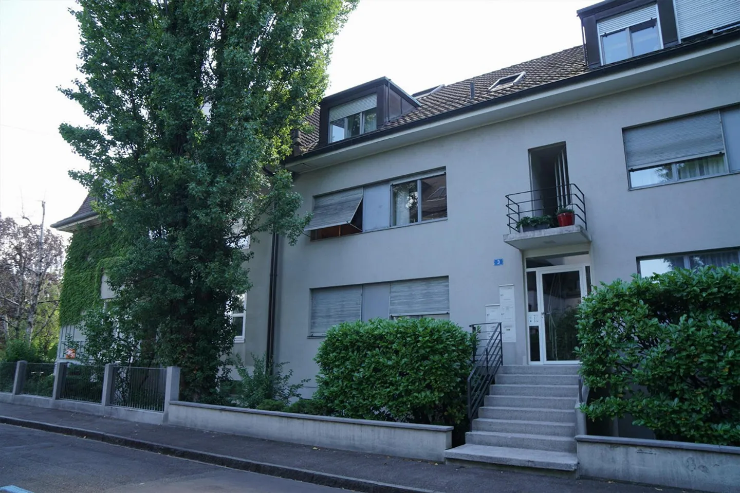 Geräumige 5-Zimmerwohnung in Basel - Foto 1 von 11