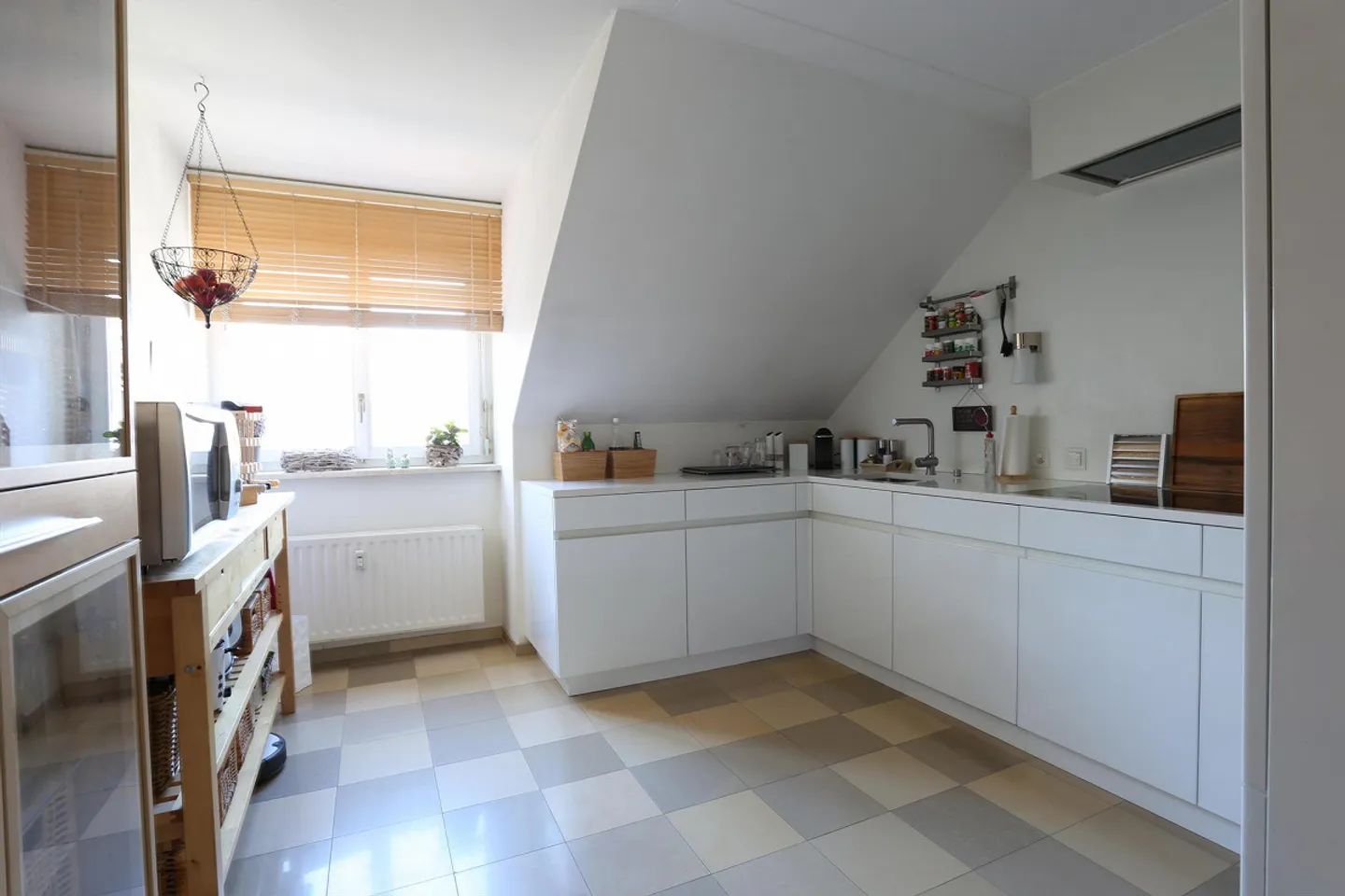 Geräumige 5-Zimmerwohnung in Basel - Foto 2 von 11