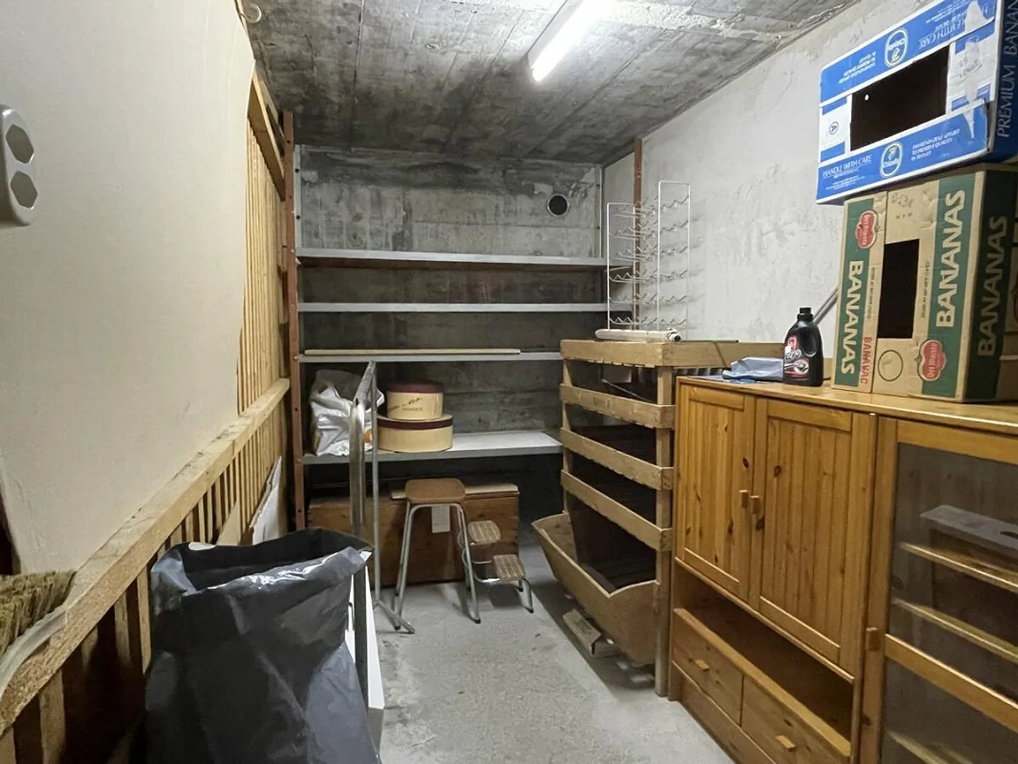 APPARTEMENT 5.5 CHAMBRES AVEC VUE SUR LE VERDURE - Photo 12 sur 15