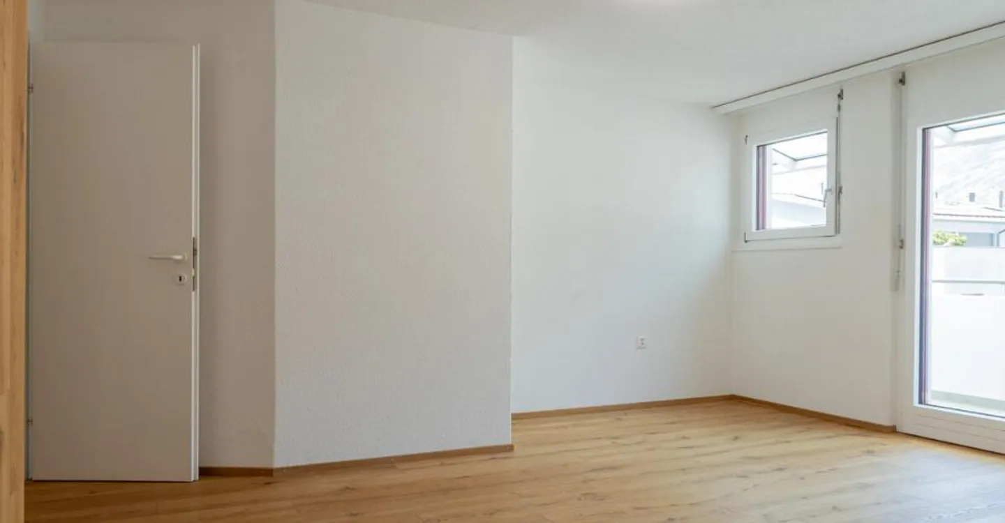 Spacious 4.5-room apartment with studio in an ideal location in Visp - Photo 7 of 11