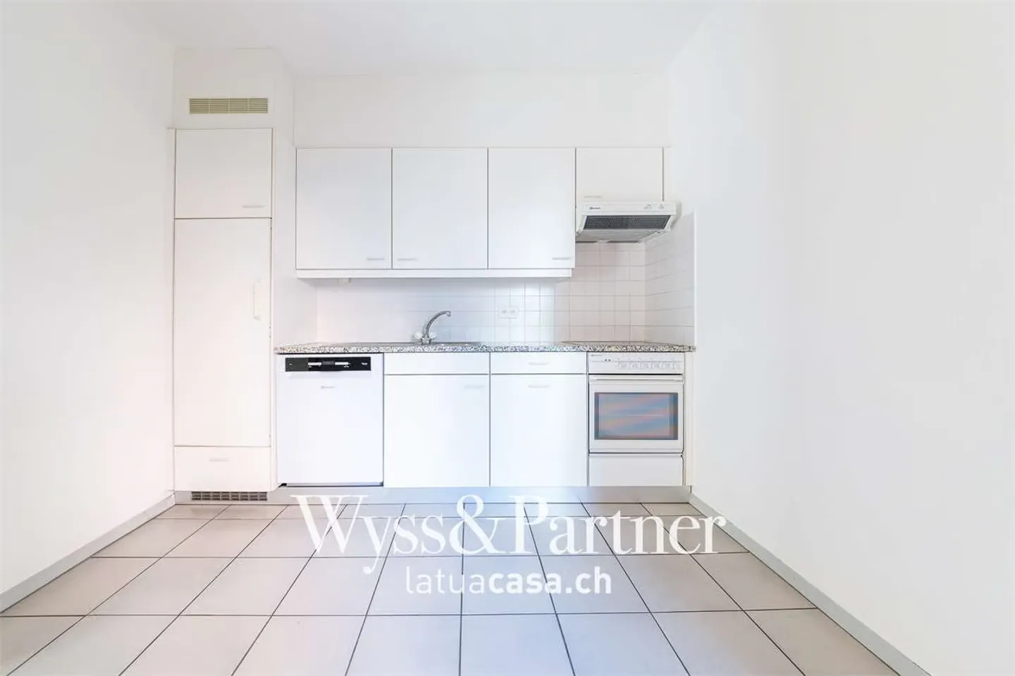 Chiasso center - bright 3.5 rooms - Photo 10 of 13
