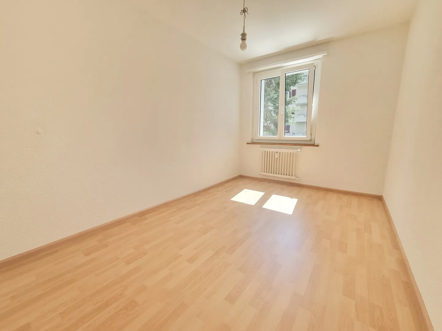 Apartment for rent - Photo 4 of 9