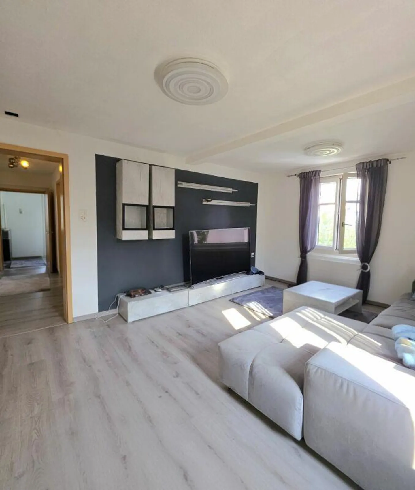 Freistehendes Einfamililenhaus mit je einer Wohnung pro Stockwerk und Bauparzelle - Foto 6 di 16