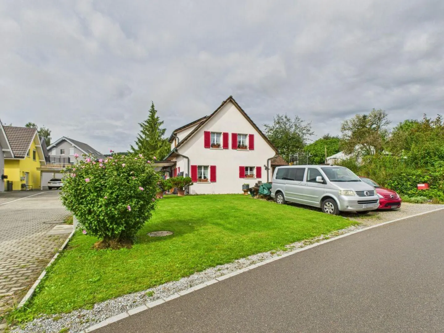 Family-friendly single-family house in a quiet location - Photo 3 of 7