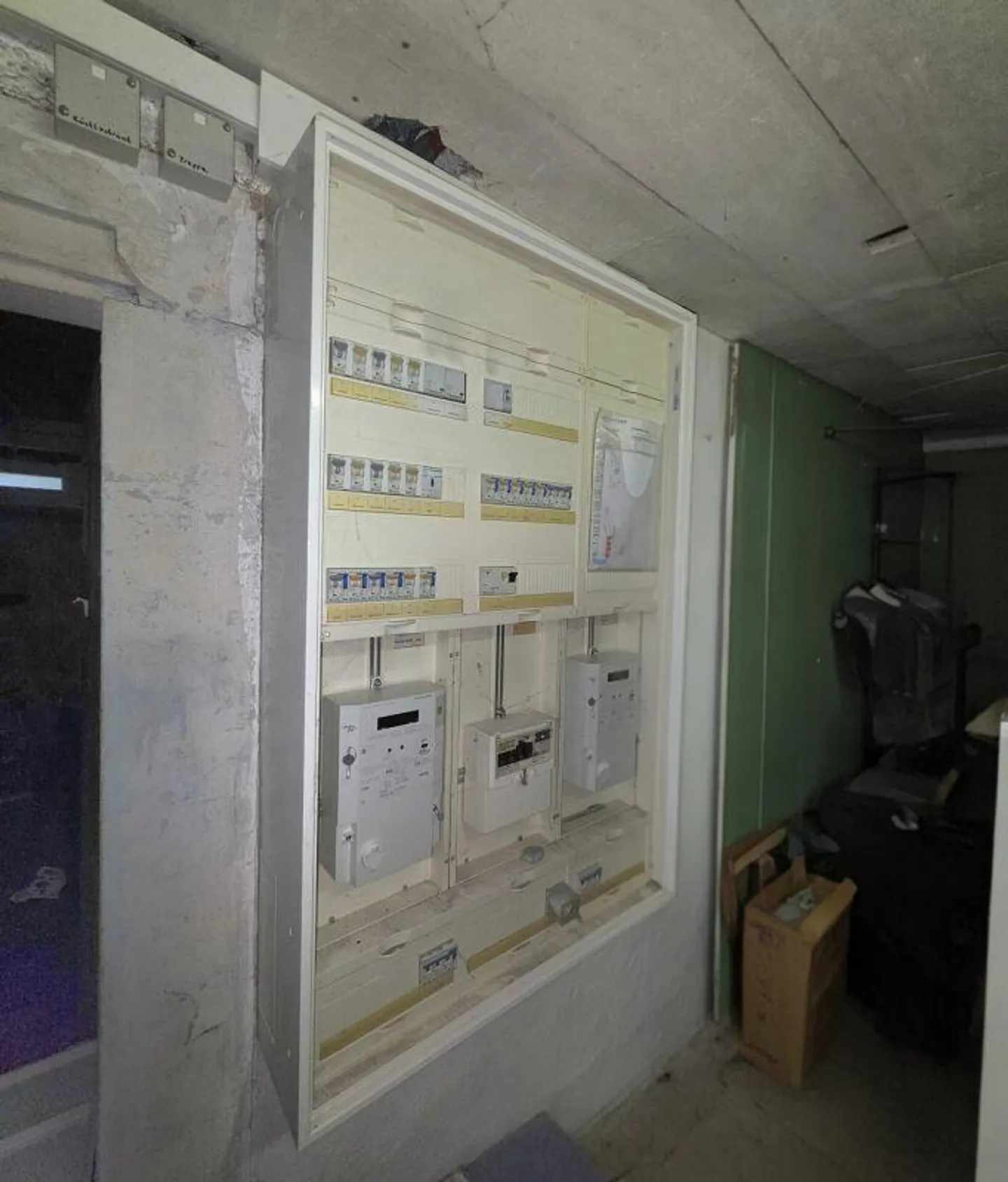 Freistehendes Einfamililenhaus mit je einer Wohnung pro Stockwerk und Bauparzelle - Foto 14 di 16