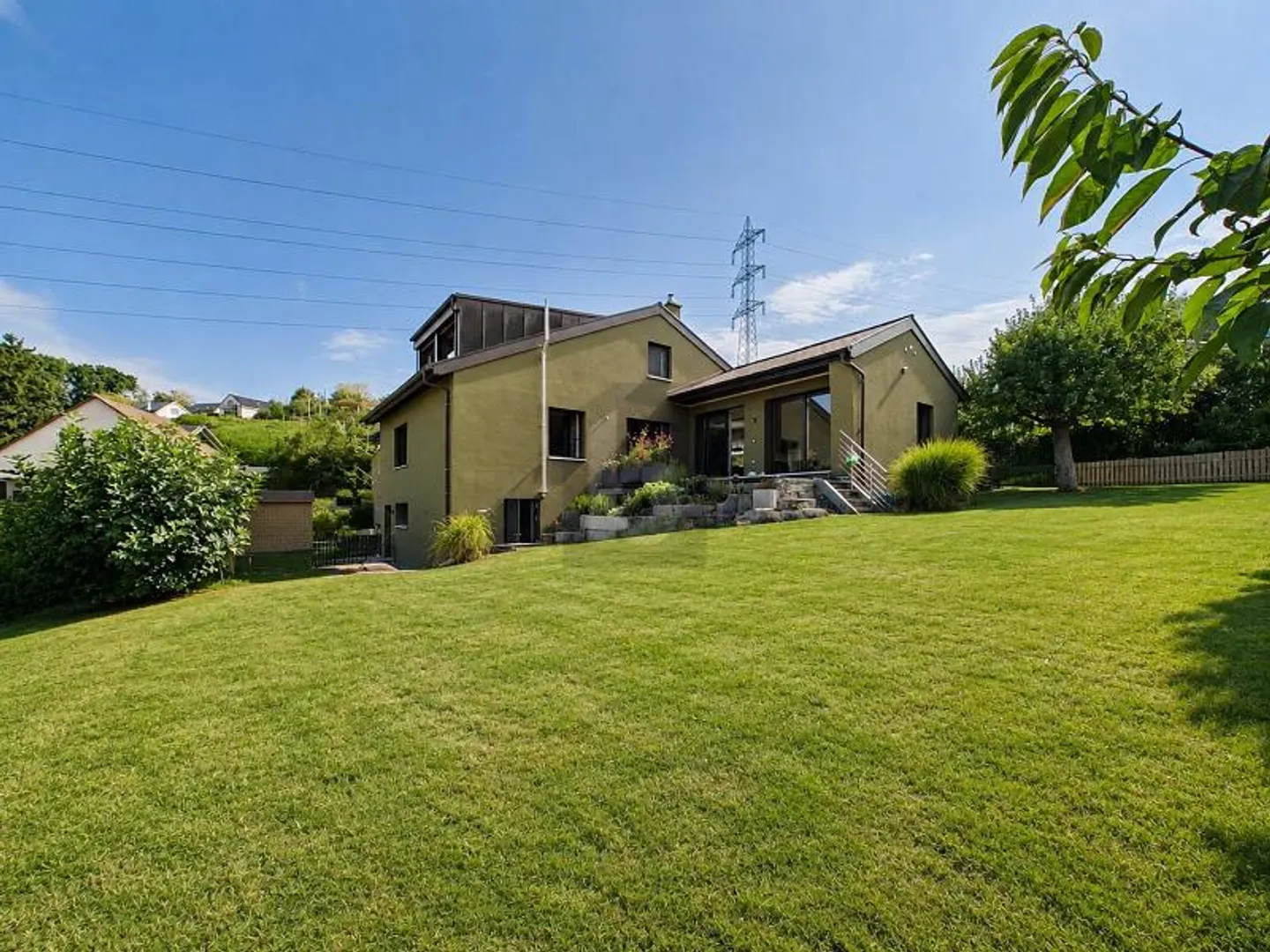 Charming Family Home with Garden - Photo 1 of 6
