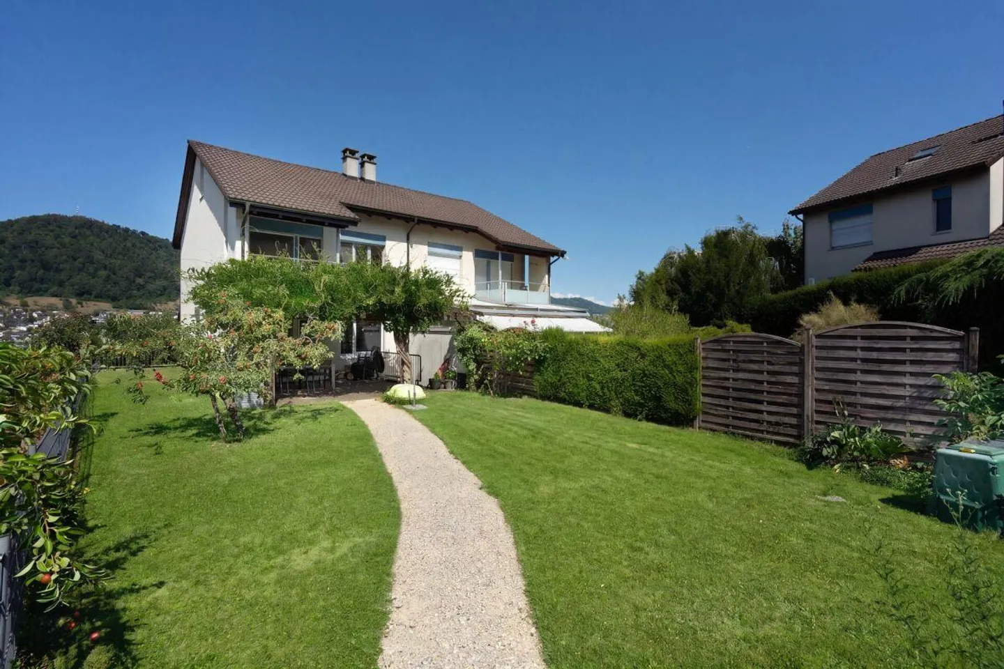 Charmantes Einfamilienhaus mit Garten - Foto 1 von 22