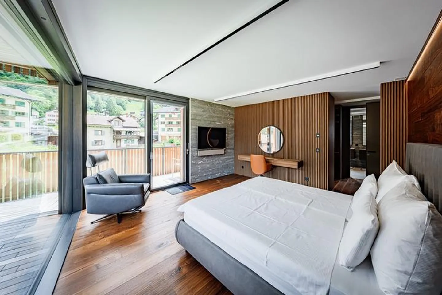 Luxury Home with Smart Features - Photo 4 of 8