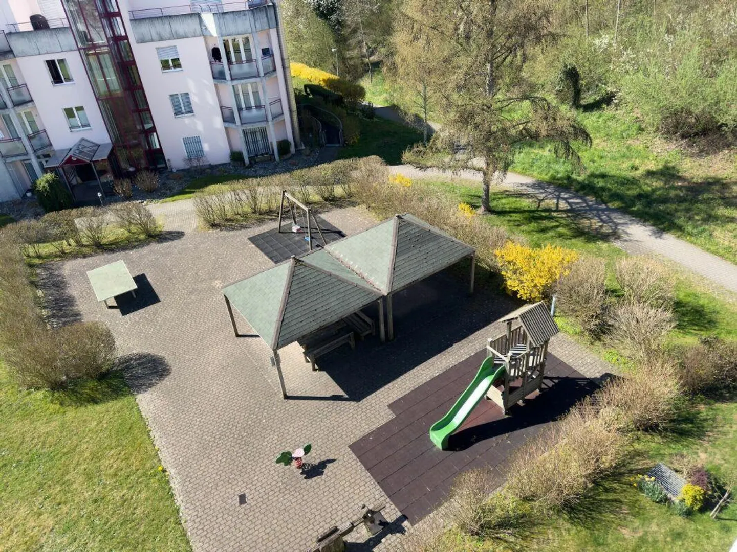 Living near the Aare: Sunny 2.5-room apartment with balcony and views... - Photo 21 of 21
