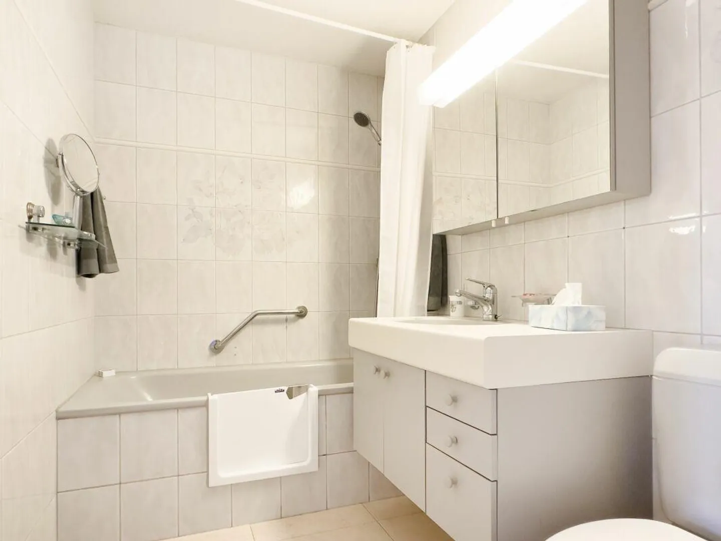 Living near the Aare: Sunny 2.5-room apartment with balcony and views... - Photo 11 of 21