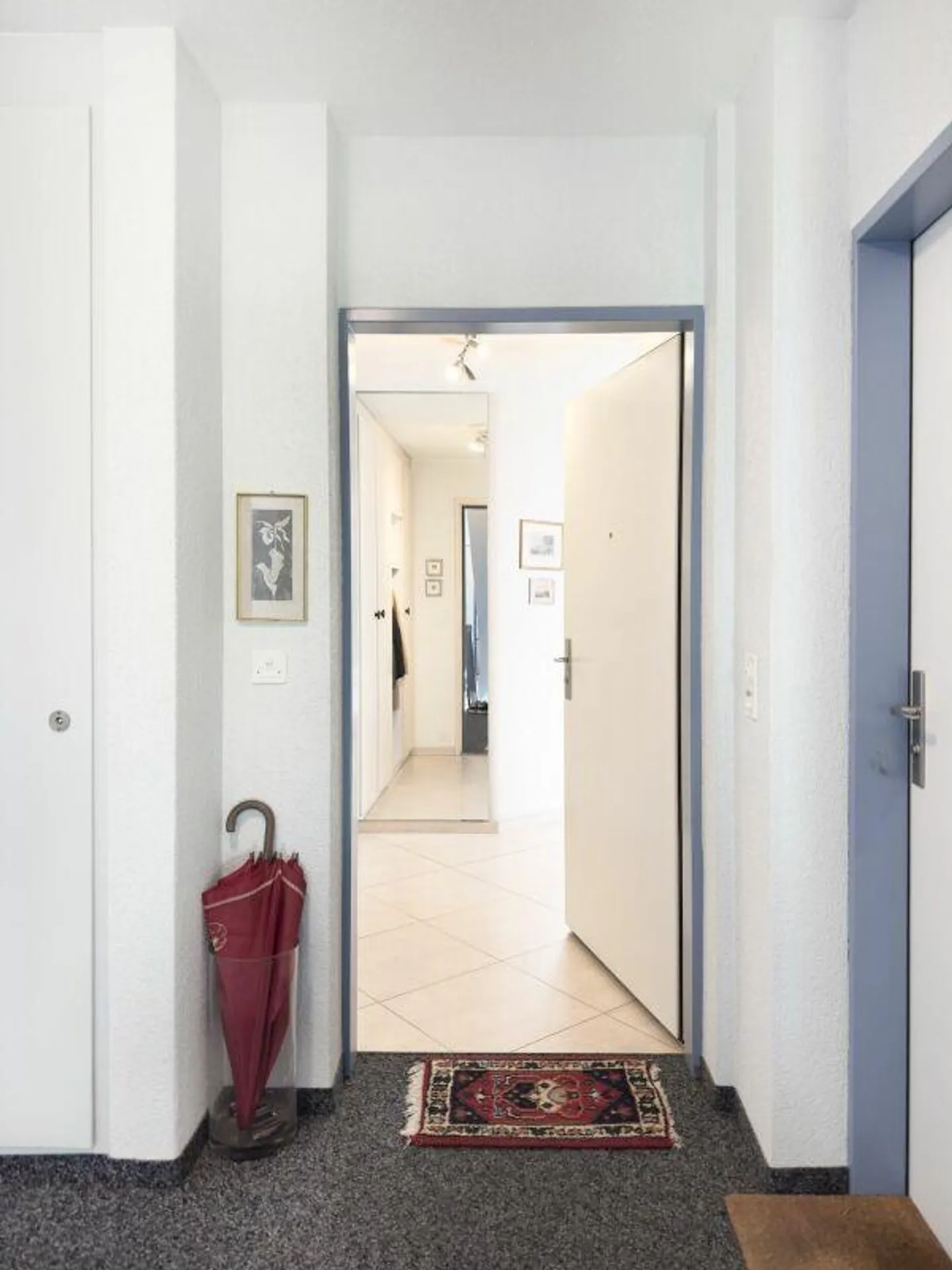 Living near the Aare: Sunny 2.5-room apartment with balcony and views... - Photo 16 of 21