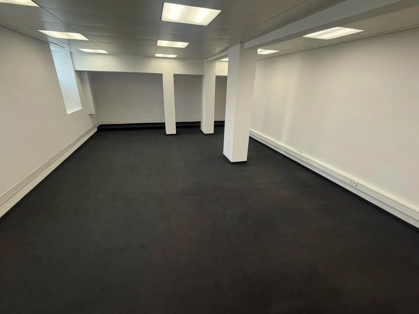 Attractive office space available for immediate rent - Photo 1 of 2