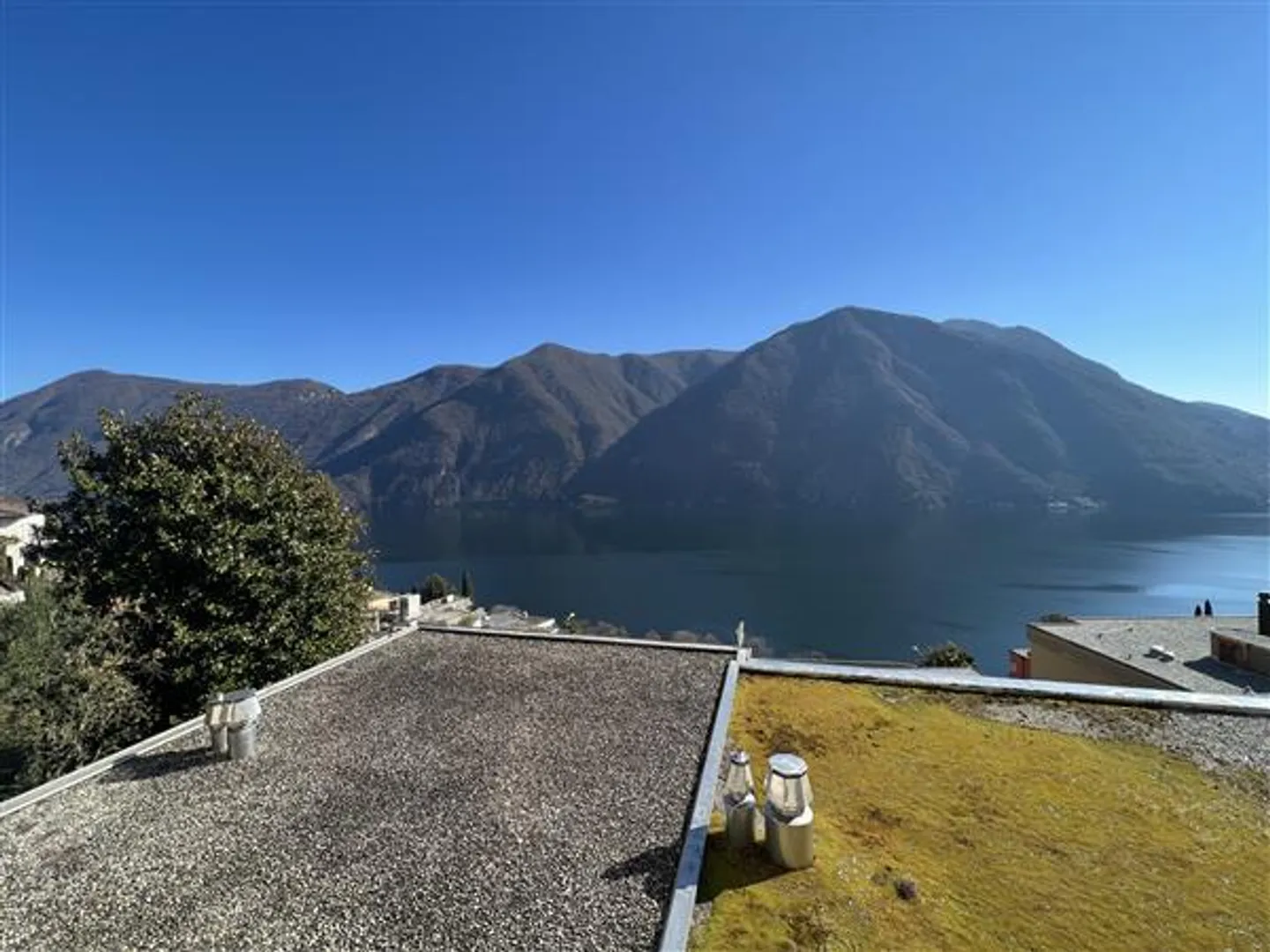Casa a schiera con vista lago - Foto 2 di 13