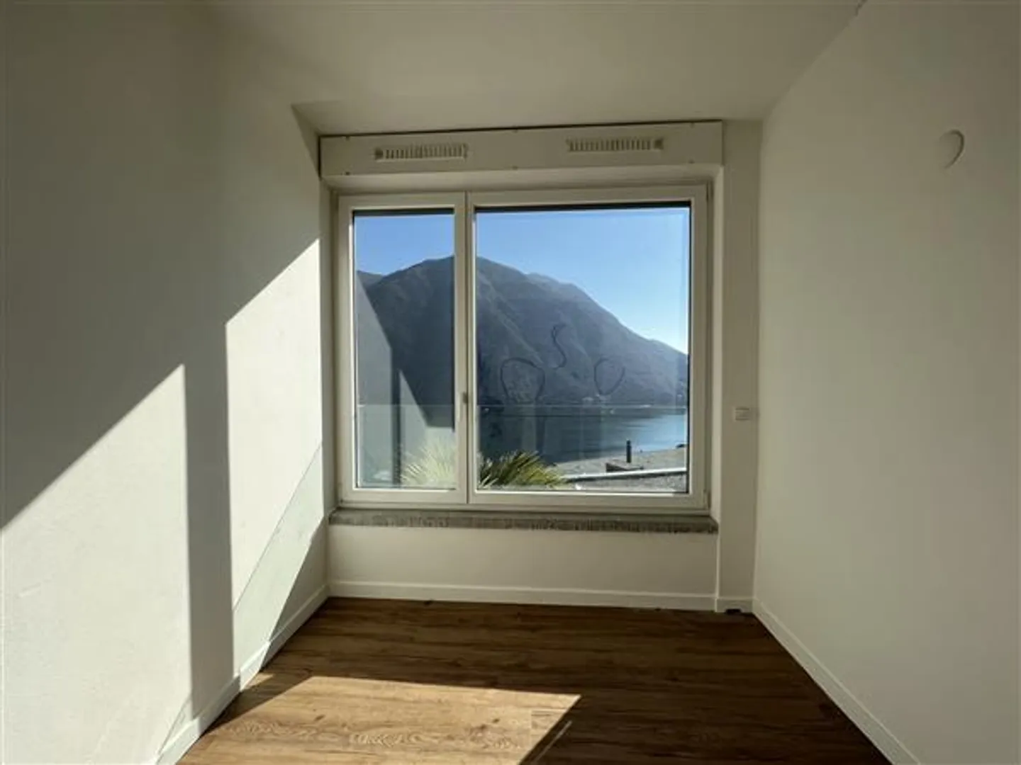 Casa a schiera con vista lago - Foto 6 di 13