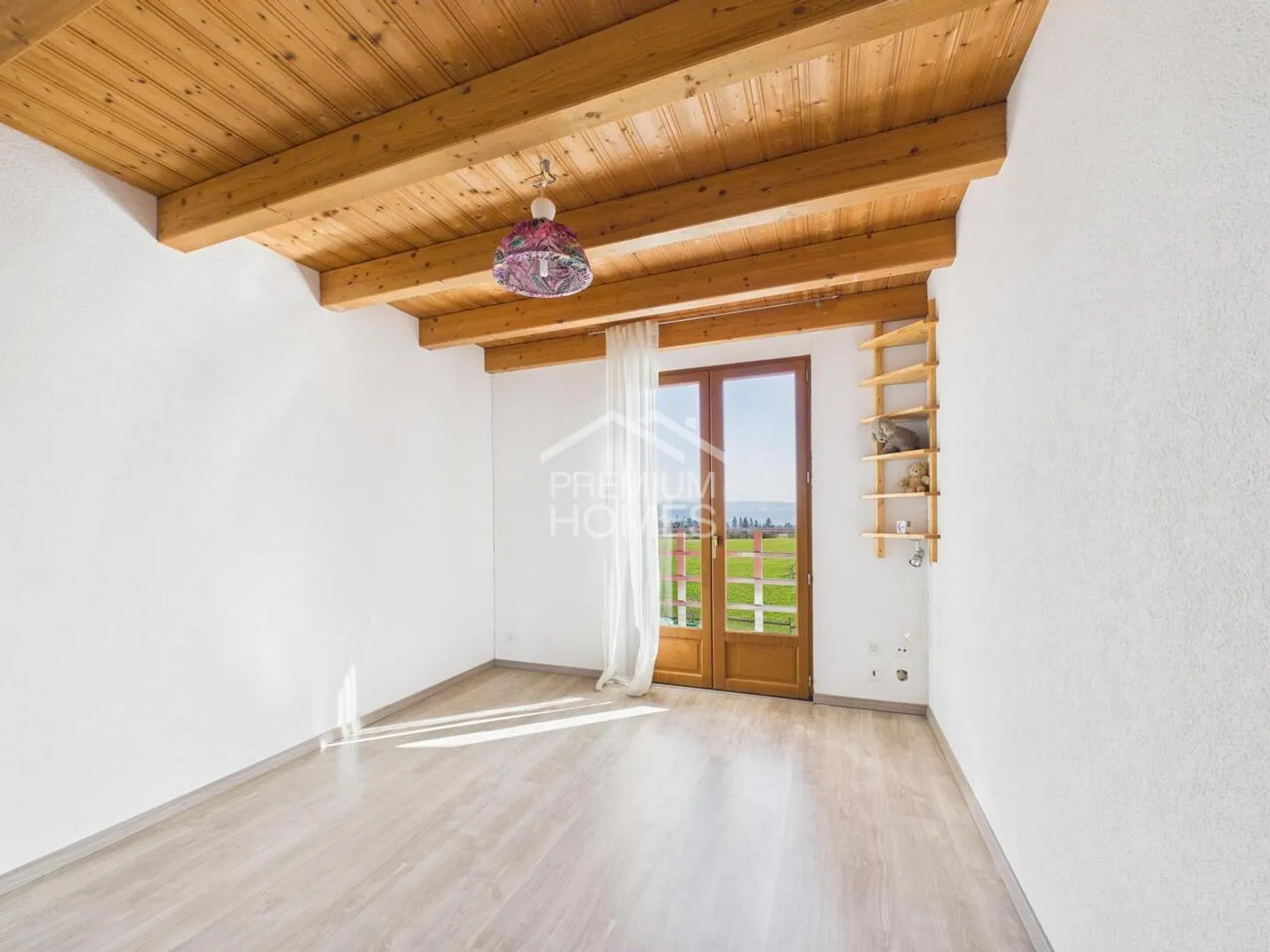 Charming Detached House - Photo 4 of 8