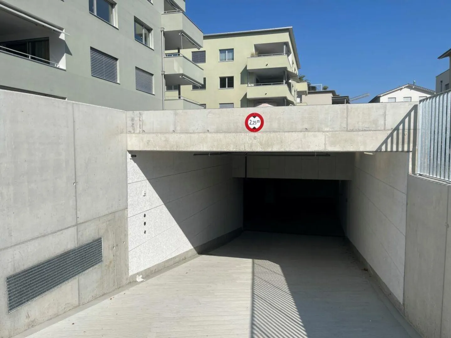 Places de stationnement à Dagmersellen (immédiatement à la gare) - Photo 3 sur 5