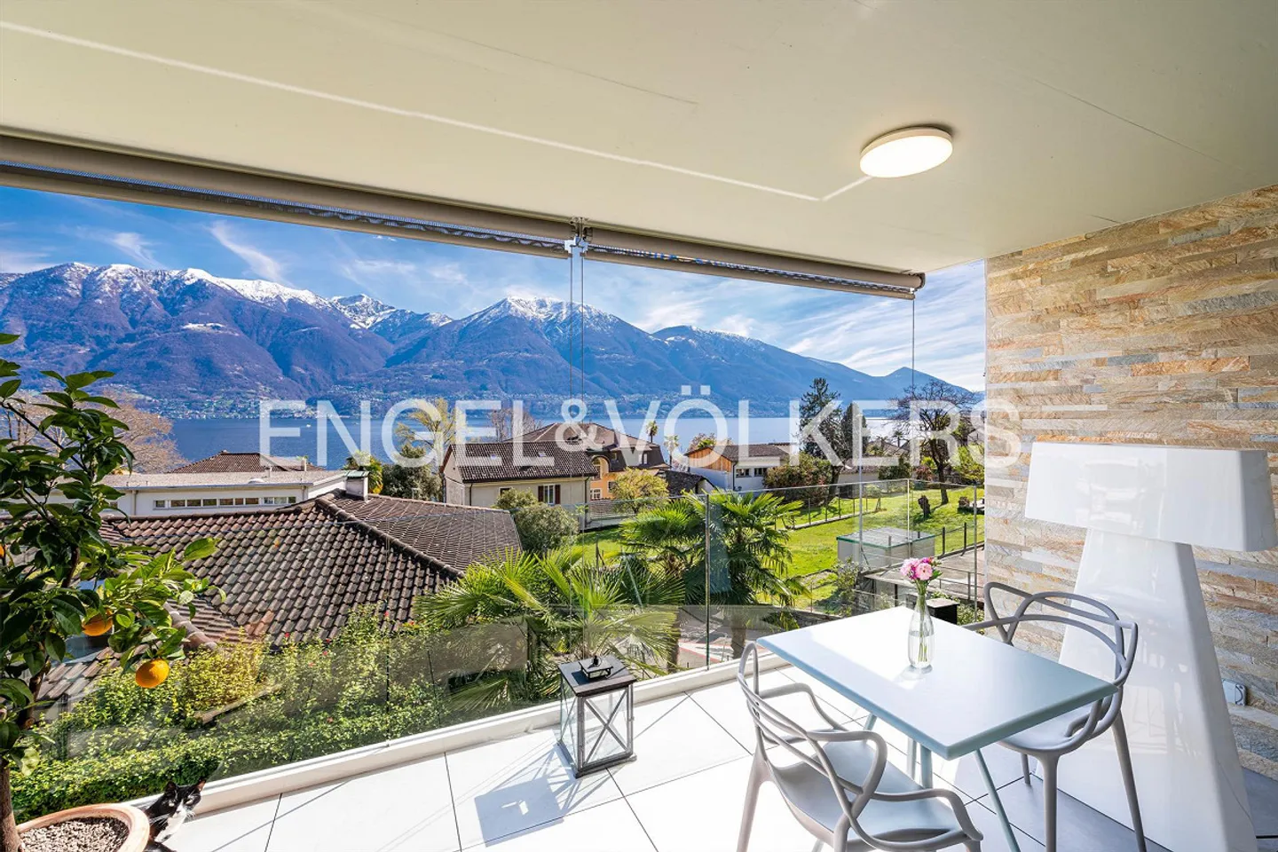 Moderne Wohnung mit Seesicht - Foto 1 von 5