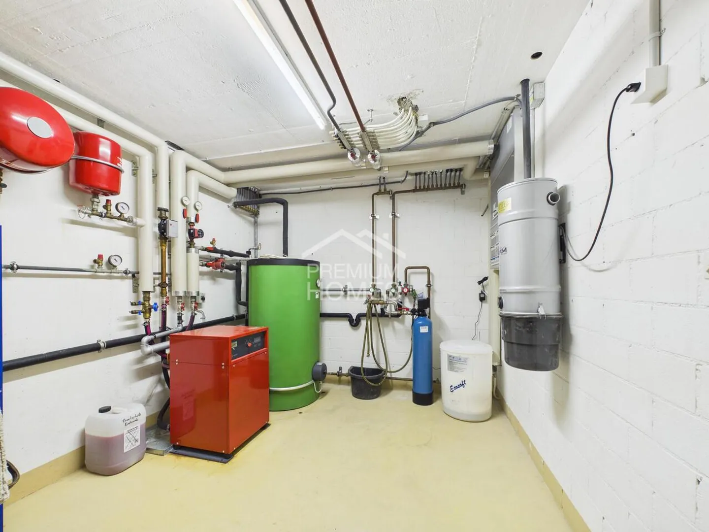 Charming Detached House - Photo 7 of 8