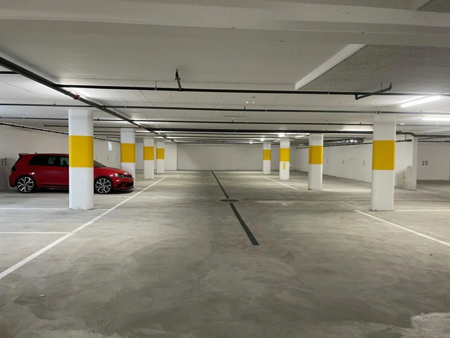 Places de stationnement à Dagmersellen (immédiatement à la gare) - Photo 4 sur 5