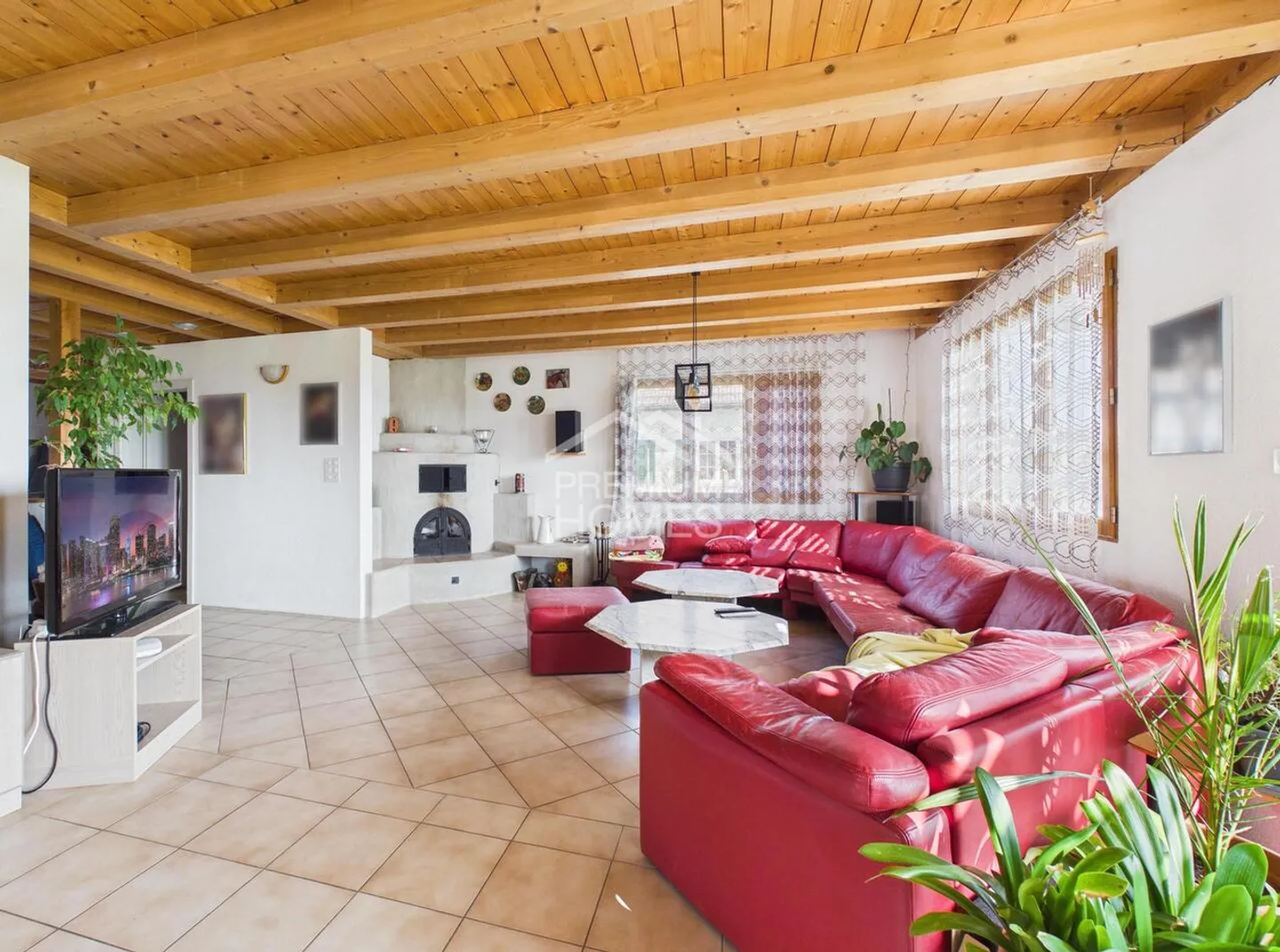 Charming Detached House - Photo 2 of 8