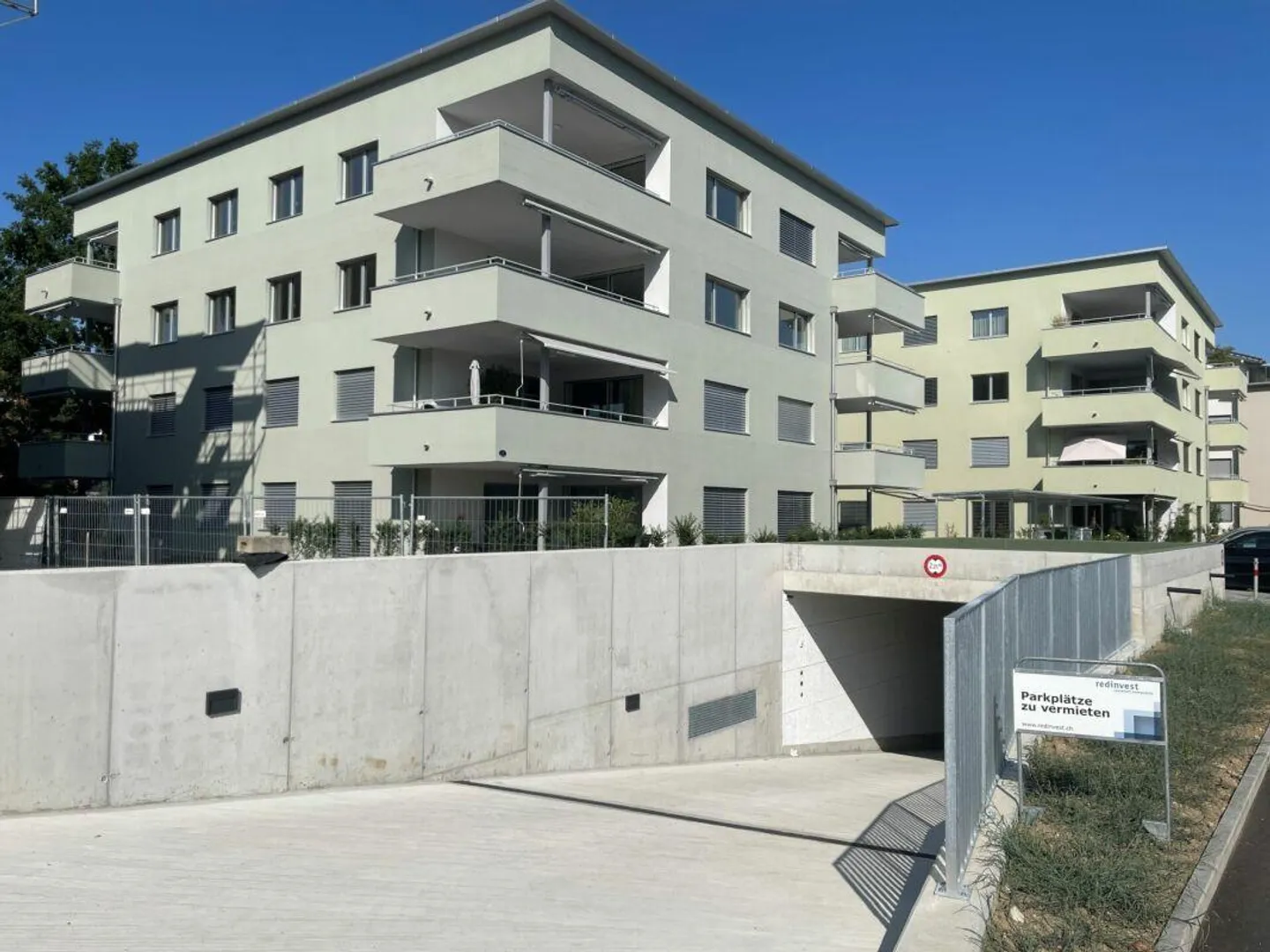 Places de stationnement à Dagmersellen (immédiatement à la gare) - Photo 2 sur 5