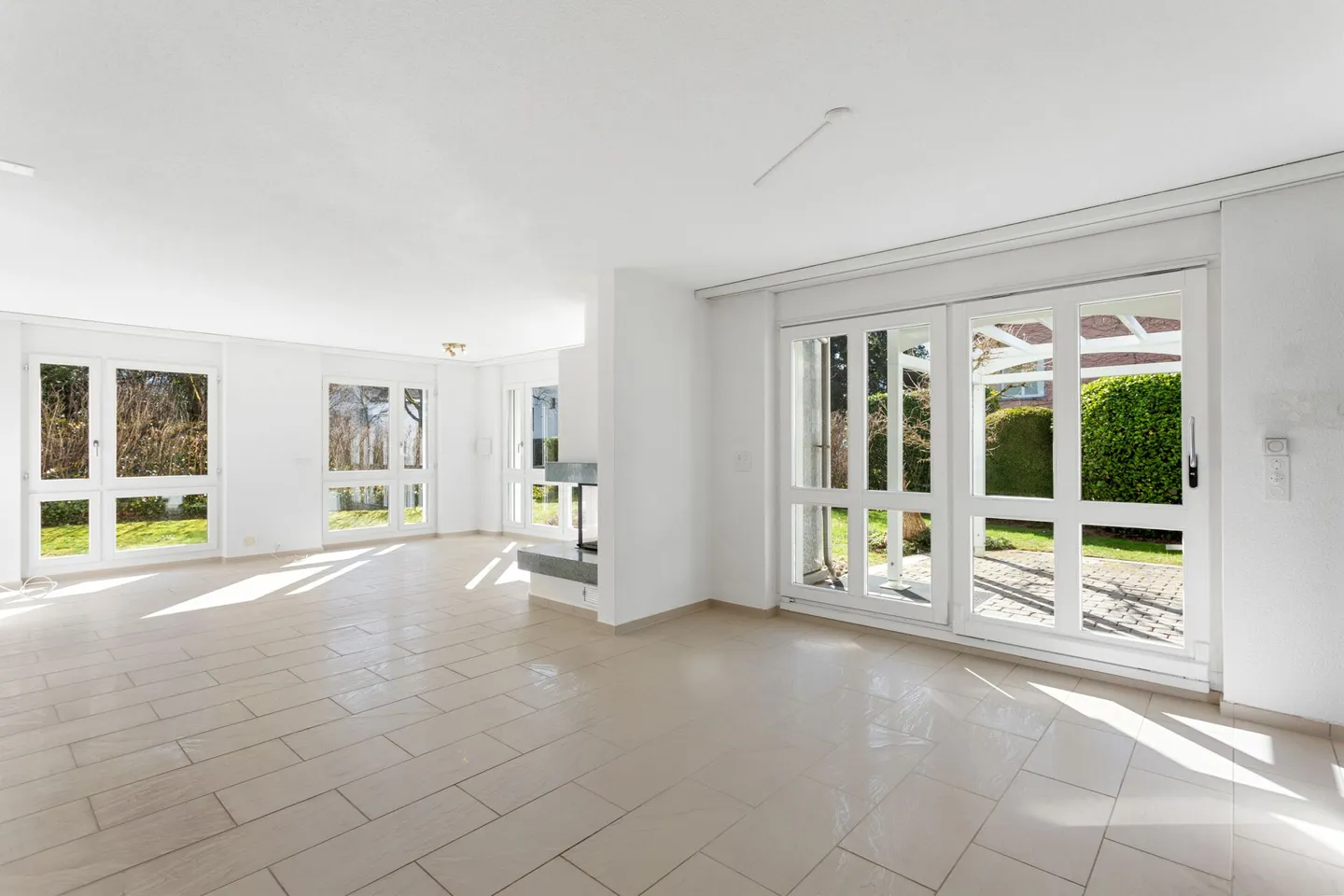 Stilvolle Wohnung mit Garten - Foto 3 von 13