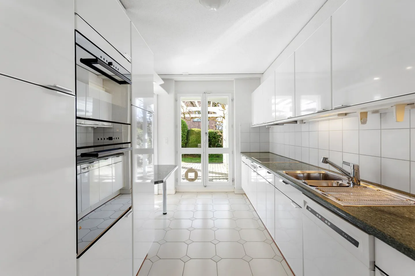 Stilvolle Wohnung mit Garten - Foto 5 von 13