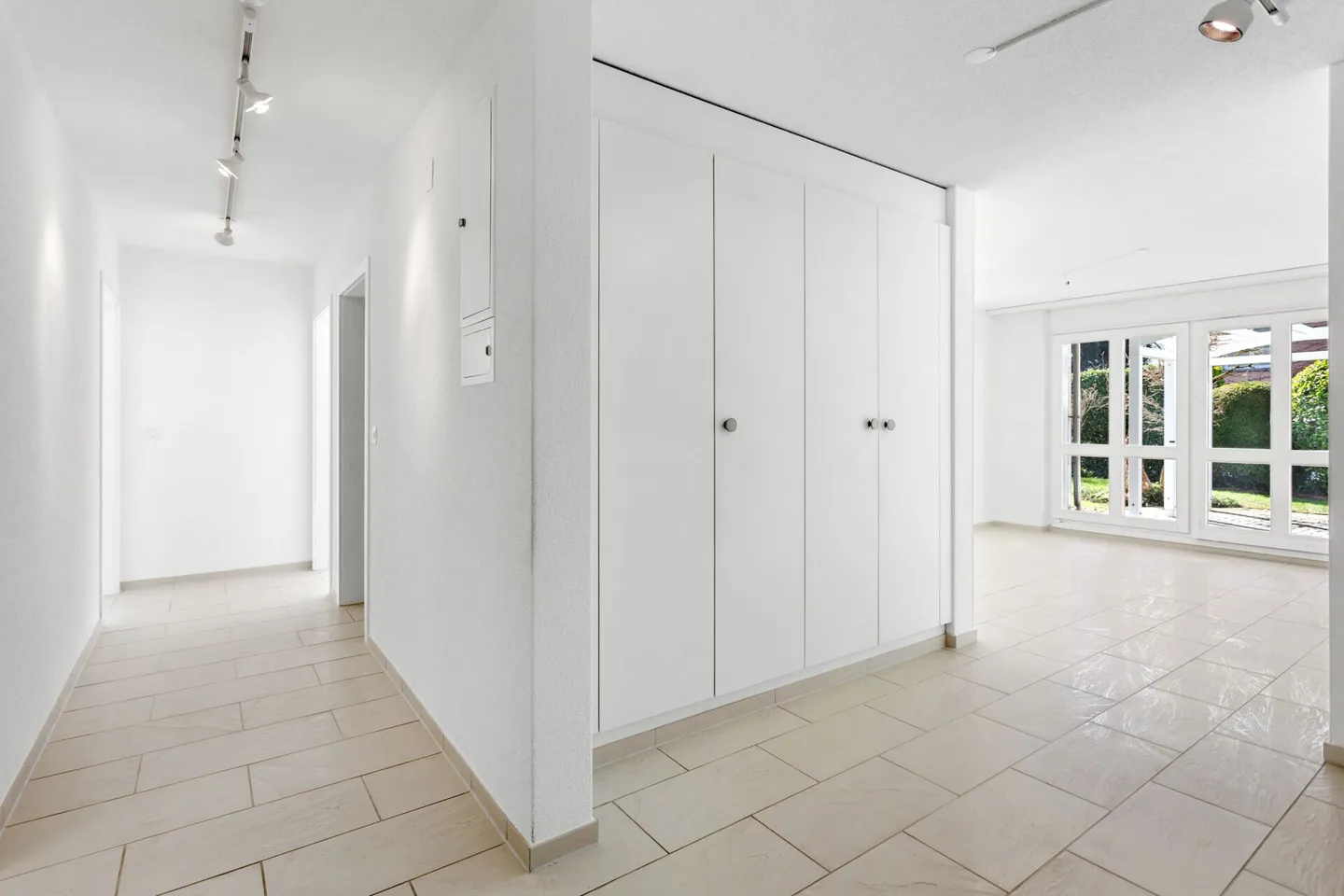 Stilvolle Wohnung mit Garten - Foto 8 von 13