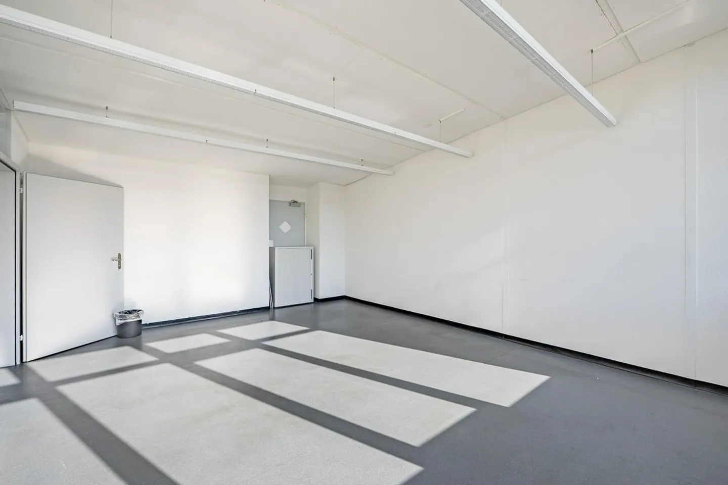 Espaces commerciaux représentatifs dans un emplacement attrayant à Saint-Gall - Photo 9 sur 13