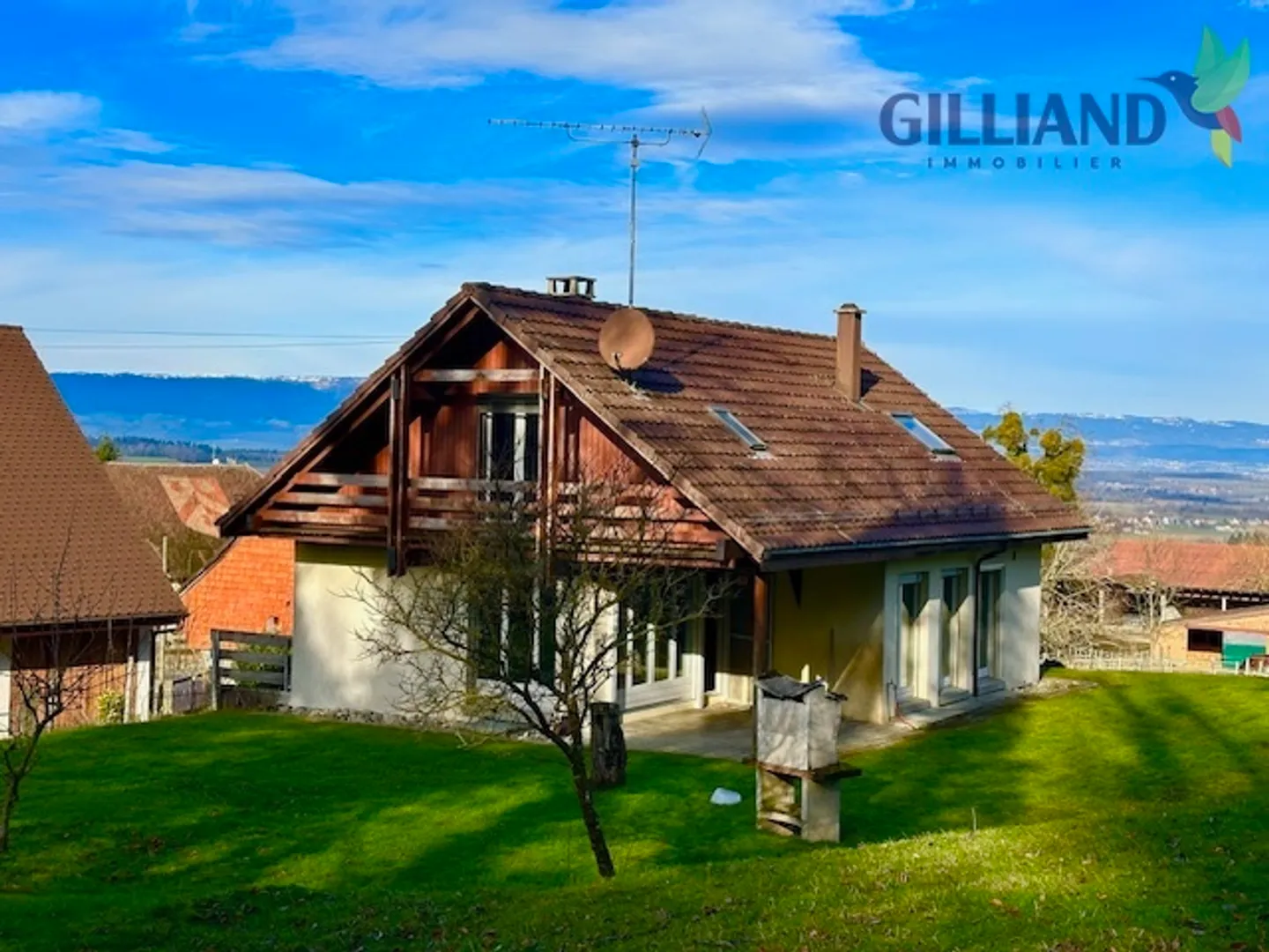 Single house for sale - Photo 1 of 25
